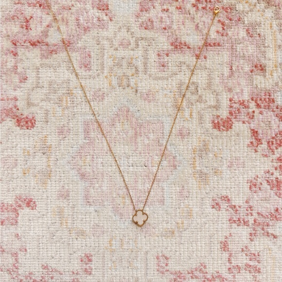 Y2k Jewelry - Woman’s White & Gold Clover Necklace